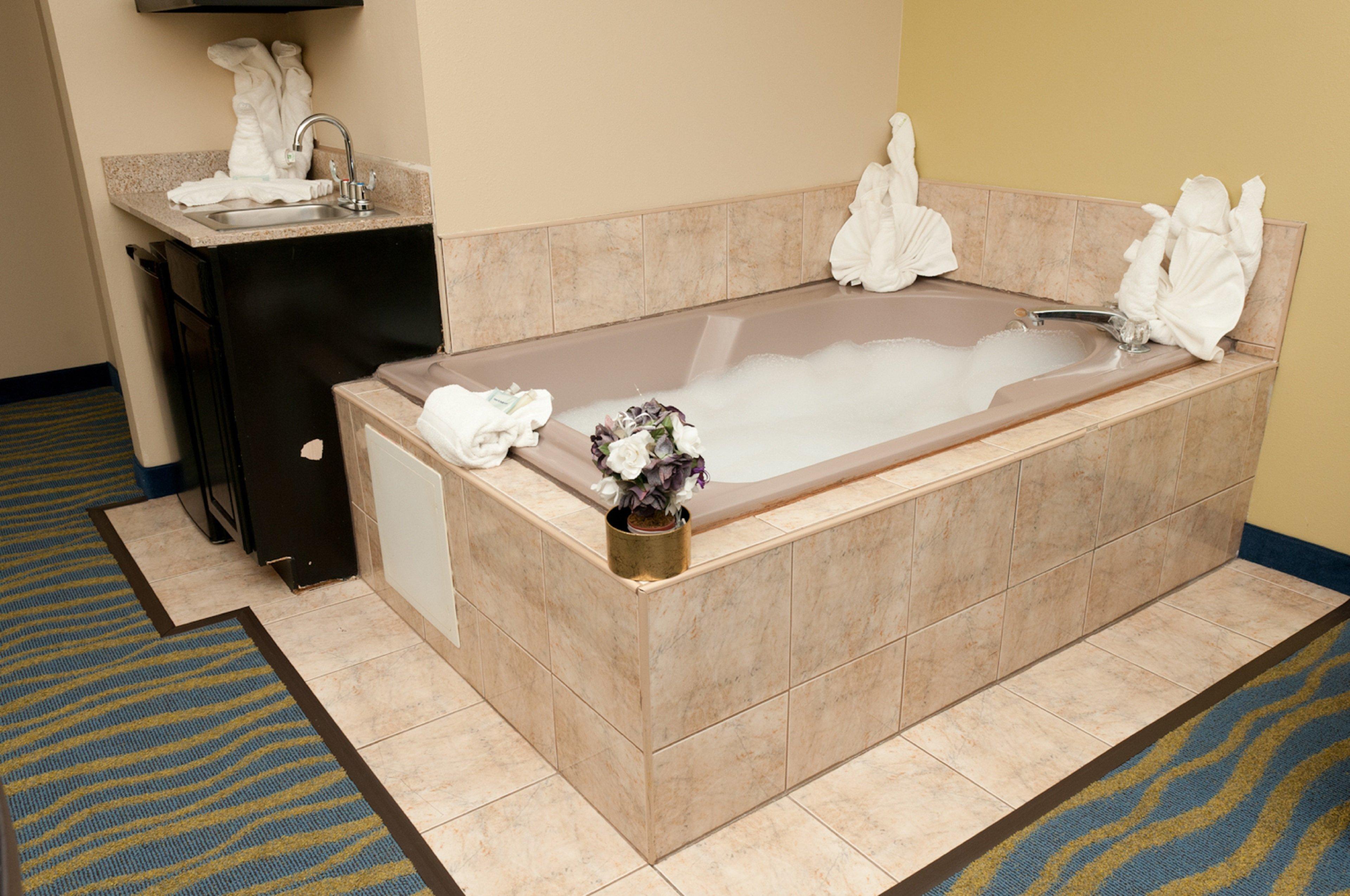 Holiday Inn Express Hotel & Suites Bloomington-Normal University Area By Ihg Экстерьер фото